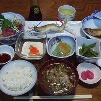 鮎、馬刺し、ふぐの唐揚げ、ゆば、刺身こんにゃく等を個室で