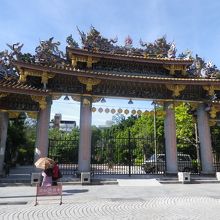 保安宮の門です