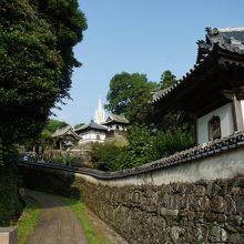 平戸を象徴する「寺院と教会の見える風景」