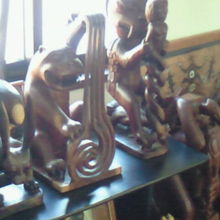 セントラルマーケットで購入したオランアスリの木彫り