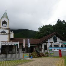 憩いの鐘がある建物