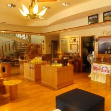 お土産類の販売をしています