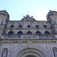 街を歩けば歴史の建物が語りかけてくれます