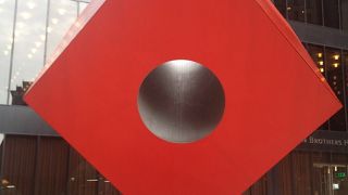 忽然と現れます