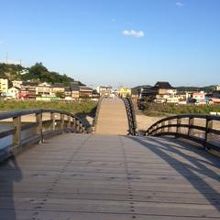 橋の上からの景色です