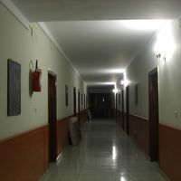 広い廊下。懐かしい感じがします。