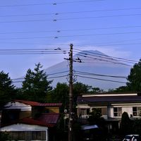 電線が五月蝿いが、客室からは富士を臨む事ができる