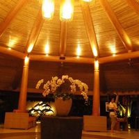 開放的でリゾート感あふれるロビー