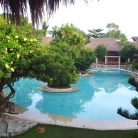 2階から見たプール