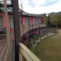 ベランダから見た半円形のマリーナヴィラ