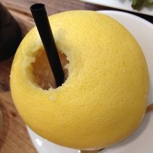 丸ごと一個を飲み干します