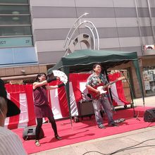 ５０年ぐらい前のヒット曲をやっていました。