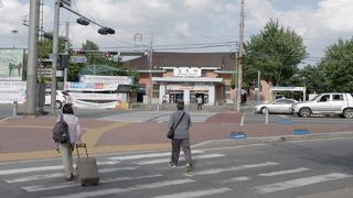 慶州駅前広場、駅に向かって右手にあります