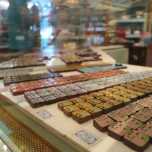 チョコレート。一粒ずつ選ぶのも楽しい