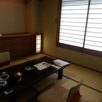 和室とベッドがあります