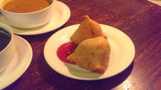 参道沿いのカレー屋さん