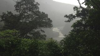 台風が近づく中でのトレッキング