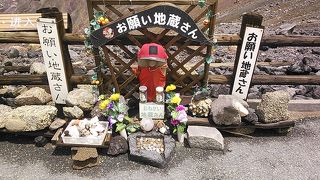 吹き上げる噴煙に阿蘇の呼吸を感じます