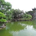 市街地に入場無料の中国庭園