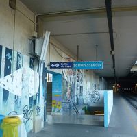 pepe口、ホームをそのまま行けばスロープで行けます