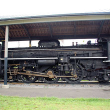 ＳＬ公園の奥に保存されているＣ５５型蒸気機関車