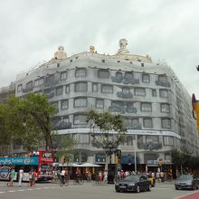 解像度を下げると本物に見えないことも無いのですが..