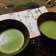 お抹茶を頂きながら、竹庭を眺めます。