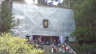 緑の持国天、広目天が出迎えてくれます