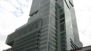 そそりたつビル