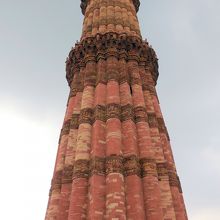 空高くそびえる塔