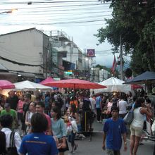 ターペー門を入ってすぐ