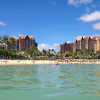 ラグーンからホテルを見ると