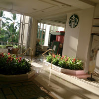 おとなりのホテルにはスタバがありました。