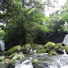 二つの滝が１ショットで撮れます