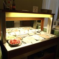 料理は過不足ありません（パンが美味しかったです）