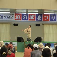 中島まりのものまねショウ