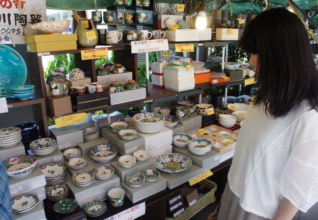 人形町商店街で、せともの市