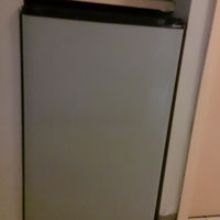 大き目の冷蔵庫もあります。