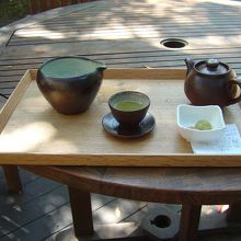 オープンエアーでおいしいお茶を