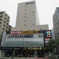 1、2Fドンキホーテ。3Fサイゼリヤ　4〜10F ホテル