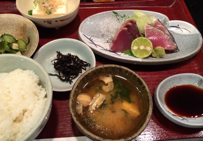 駅すぐで、1,000未満の、美味しい海鮮定食！