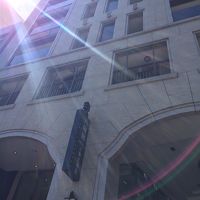 なかなか見落としがち。プチホテルといった外観。