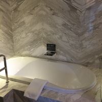 浴槽は。広くて寝転んで首の角度もばっちり設計！GOOOD！！