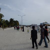 フェリー桟橋からホテルまで歩いて移動です。