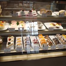 タルトがずらっと並んでます