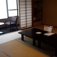 お部屋は昔の旅館のお部屋って感じ