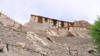 大仏と壁画が見物