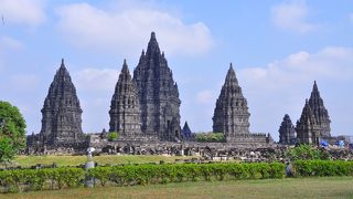 大きなタケノコのような世界遺産