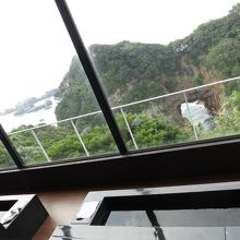 万次郎足湯より