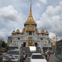 ワット・トライミット